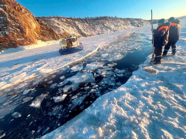 Seven bodies found as Chinese tour bus plunges into frozen lake